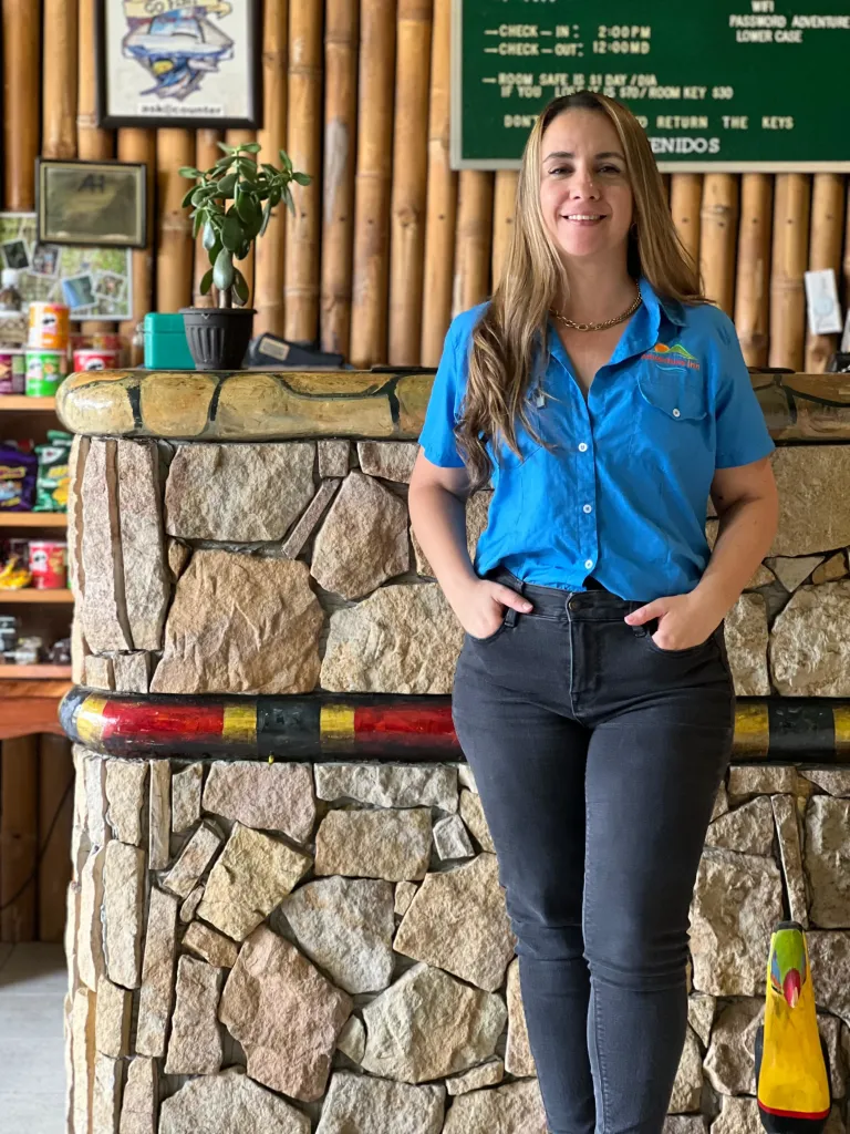 Loren Aguilar, gerente de tours y paquetes vacacionales en Adventure Inn